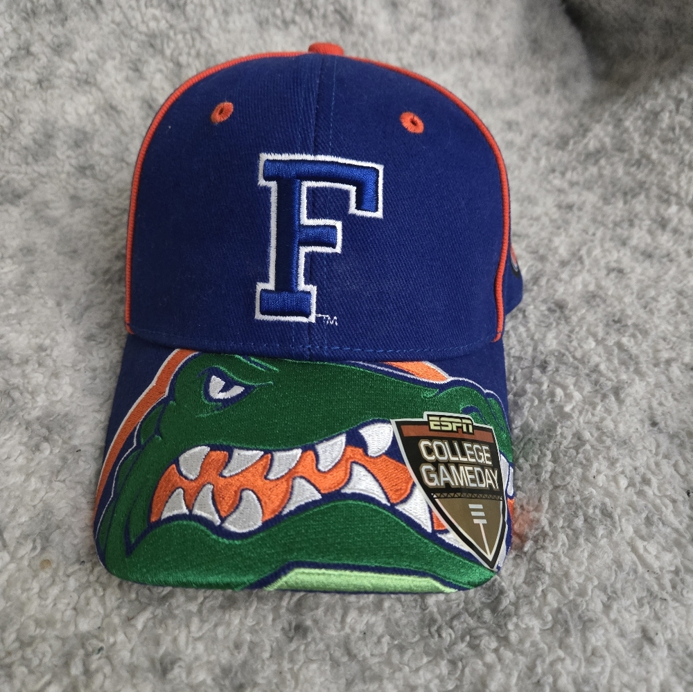 Florida Gators hat.